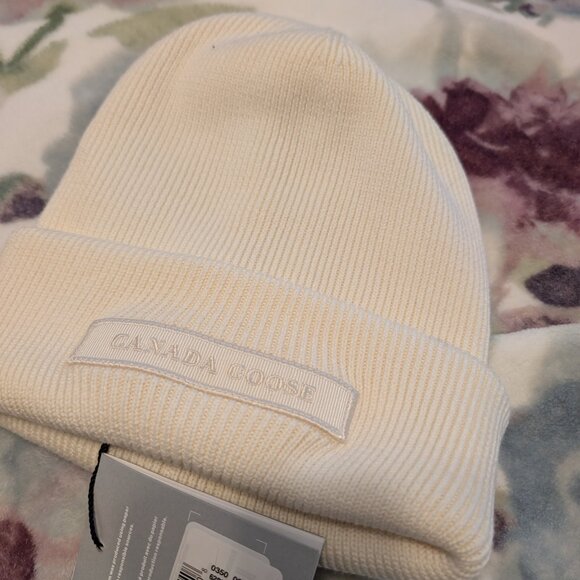 Canada goose beanie - Picture 2 of 3